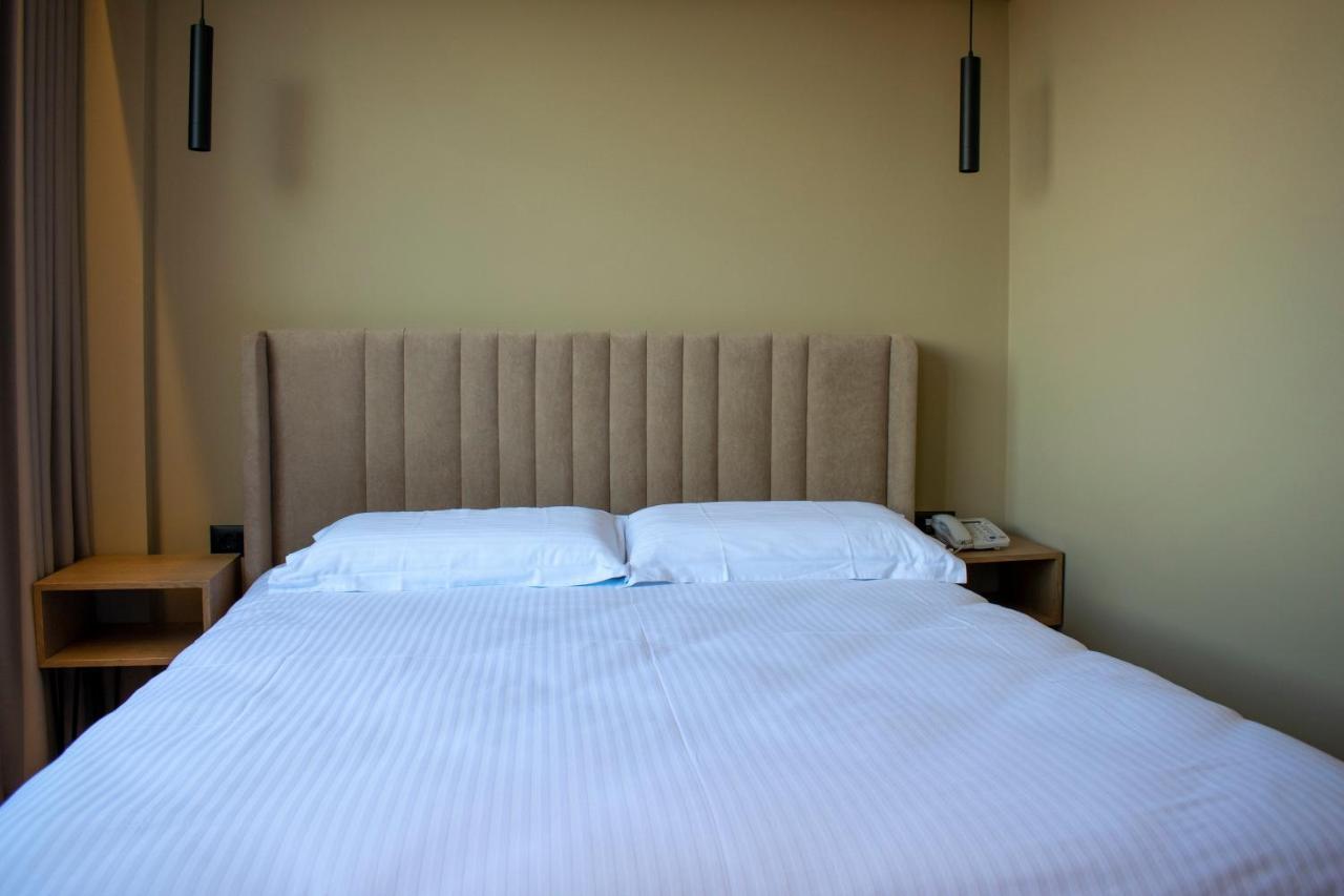 Bocca Hotel Korce Buitenkant foto