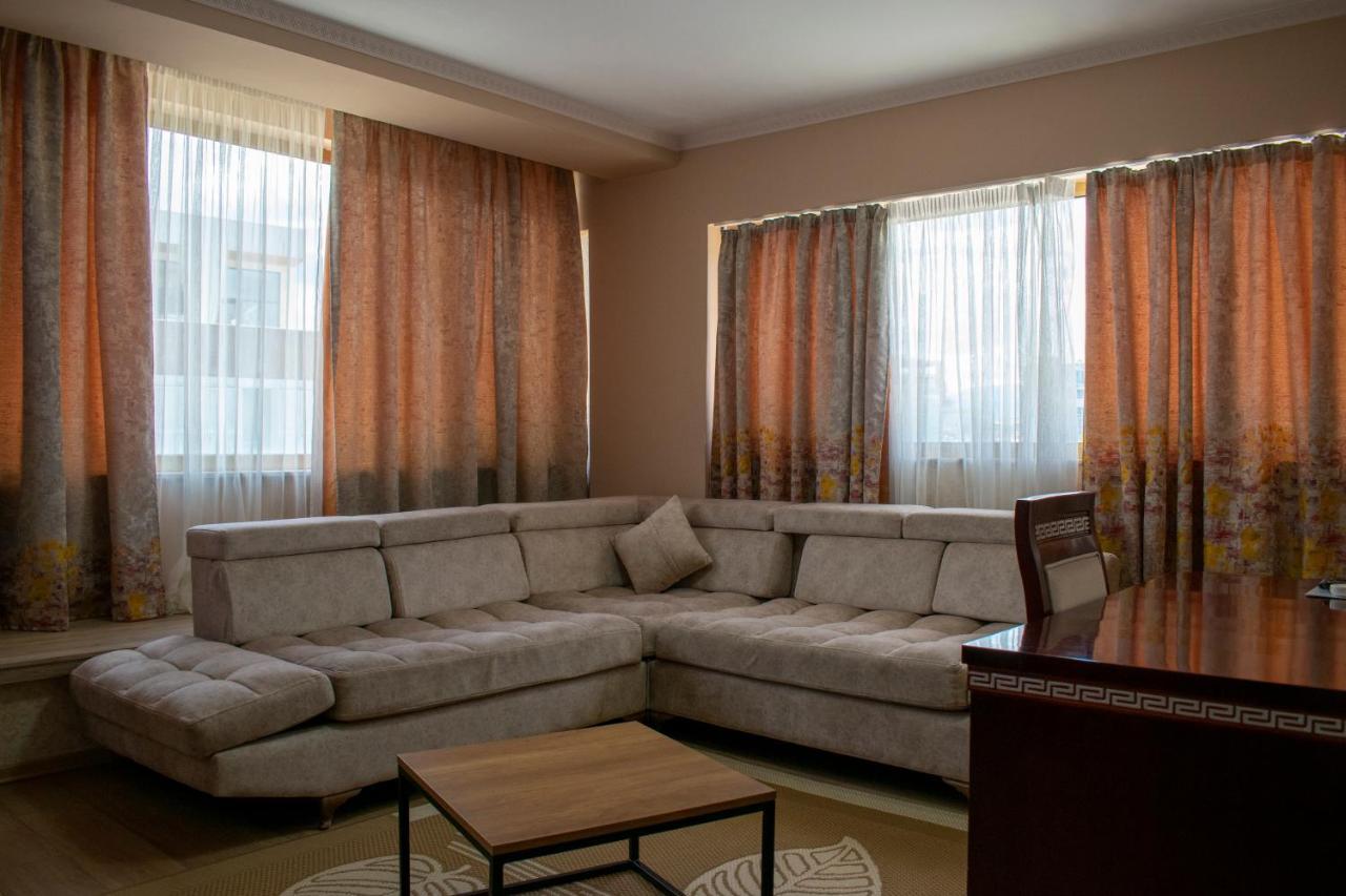 Bocca Hotel Korce Buitenkant foto