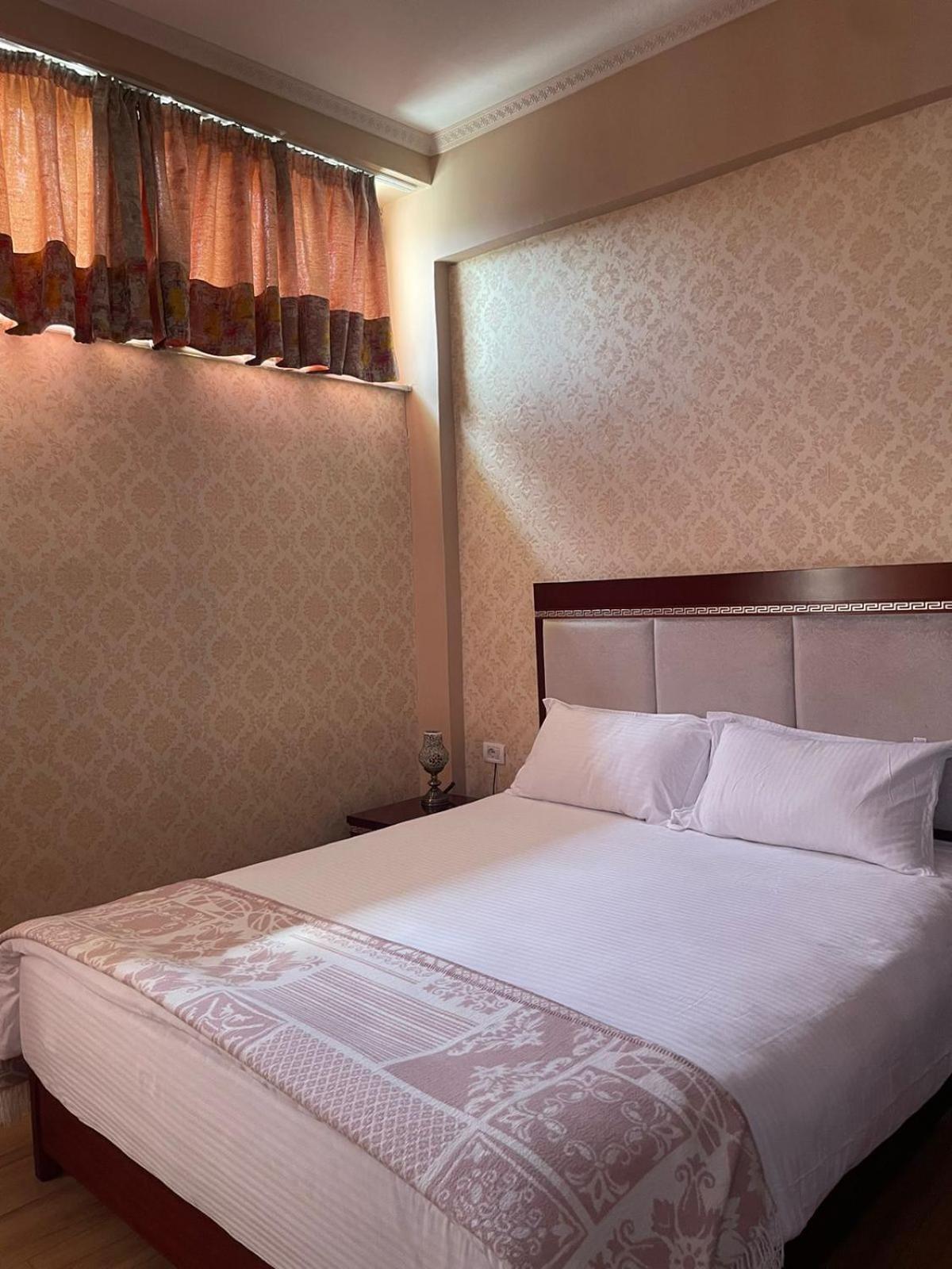 Bocca Hotel Korce Buitenkant foto